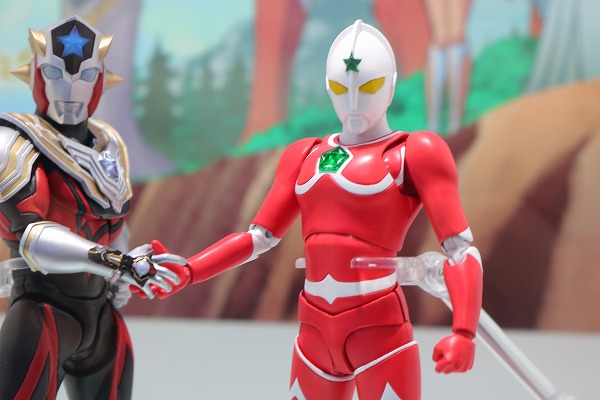 S.H.フィギュアーツ　ウルトラマンジョーニアス