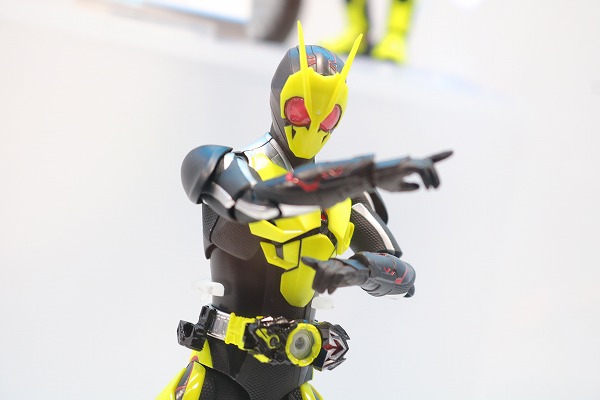 S.H.フィギュアーツ　仮面ライダーゼロワン ライジングホッパー