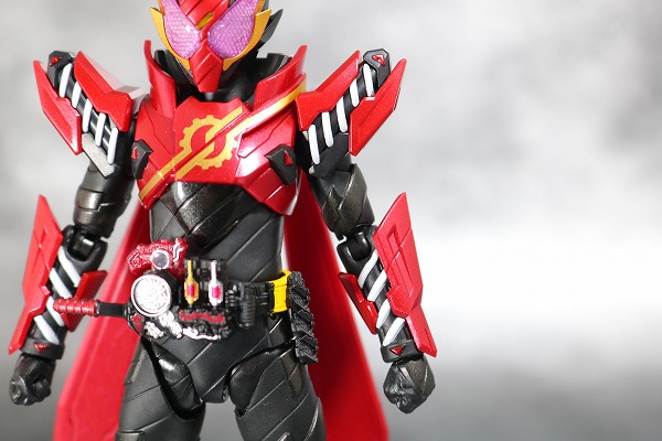 S.H.フィギュアーツ　仮面ライダービルド　ラビットラビットフォーム　レビュー　全身