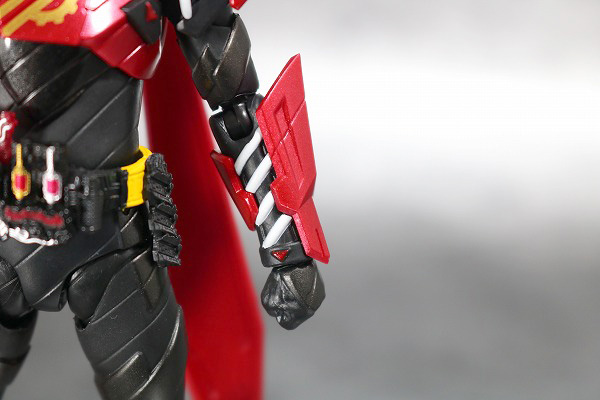 S.H.フィギュアーツ　仮面ライダービルド　ラビットラビットフォーム　レビュー　全身