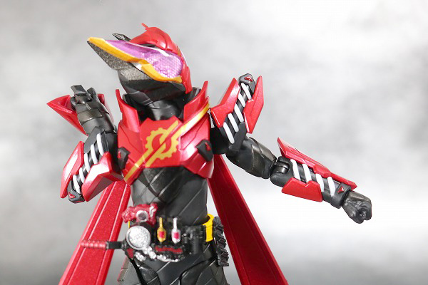 S.H.フィギュアーツ　仮面ライダービルド　ラビットラビットフォーム　レビュー　可動範囲