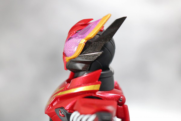 S.H.フィギュアーツ　仮面ライダービルド　ラビットラビットフォーム　レビュー　可動範囲