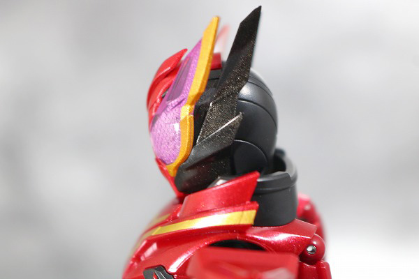 S.H.フィギュアーツ　仮面ライダービルド　ラビットラビットフォーム　レビュー　可動範囲