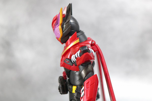 S.H.フィギュアーツ　仮面ライダービルド　ラビットラビットフォーム　レビュー　可動範囲