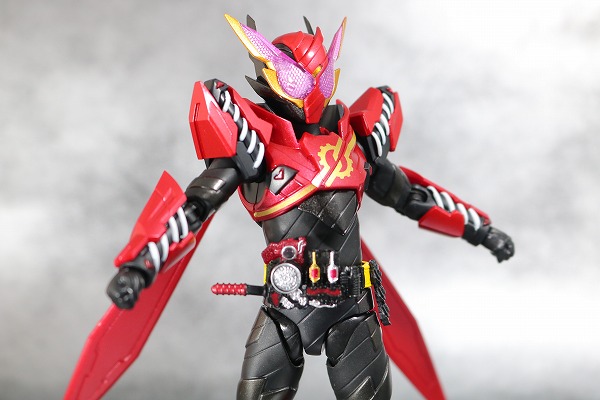 S.H.フィギュアーツ　仮面ライダービルド　ラビットラビットフォーム　レビュー　可動範囲