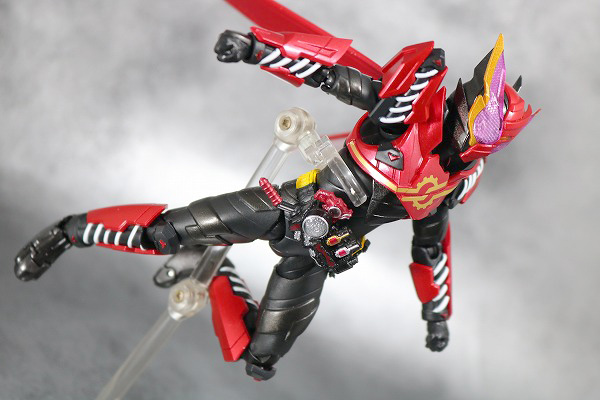 S.H.フィギュアーツ　仮面ライダービルド　ラビットラビットフォーム　レビュー　アクション