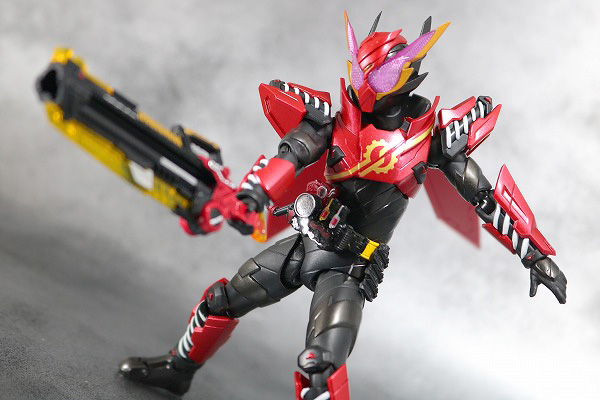 S.H.フィギュアーツ　仮面ライダービルド　ラビットラビットフォーム　レビュー　アクション