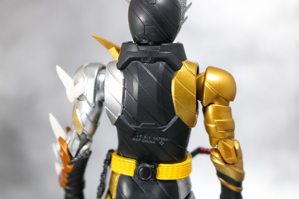 S.H.フィギュアーツ　仮面ライダービルド　トライアルフォーム　ラビットドラゴン　レビュー　全身