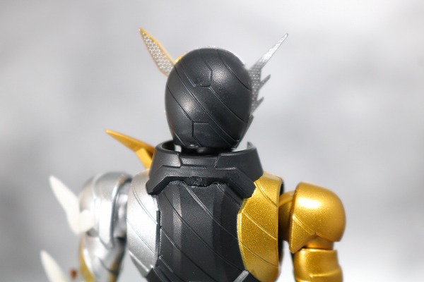 S.H.フィギュアーツ　仮面ライダービルド　トライアルフォーム　ラビットドラゴン　レビュー　全身