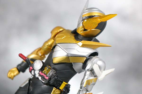 S.H.フィギュアーツ　仮面ライダービルド　トライアルフォーム　ラビットドラゴン　レビュー　アクション