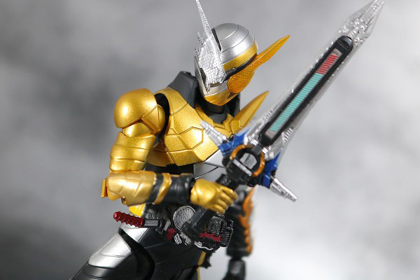 S.H.フィギュアーツ　仮面ライダービルド　トライアルフォーム　ラビットドラゴン　レビュー　アクション