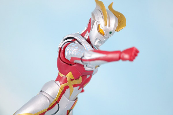 S.H.フィギュアーツ　ストロングコロナゼロ　ウルトラマンゼロ　レビュー　アクション