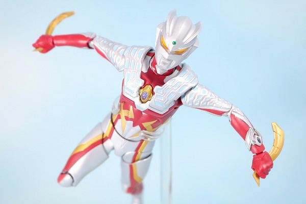 S.H.フィギュアー　ストロングコロナゼロ　ウルトラマンゼロ　レビュー　アクション