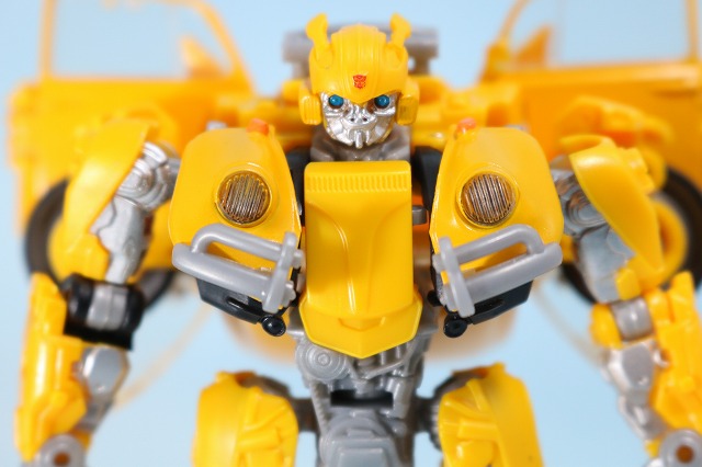 TFスタジオシリーズ　SS-16　バンブルビー　レビュー　ロボットモード　全身