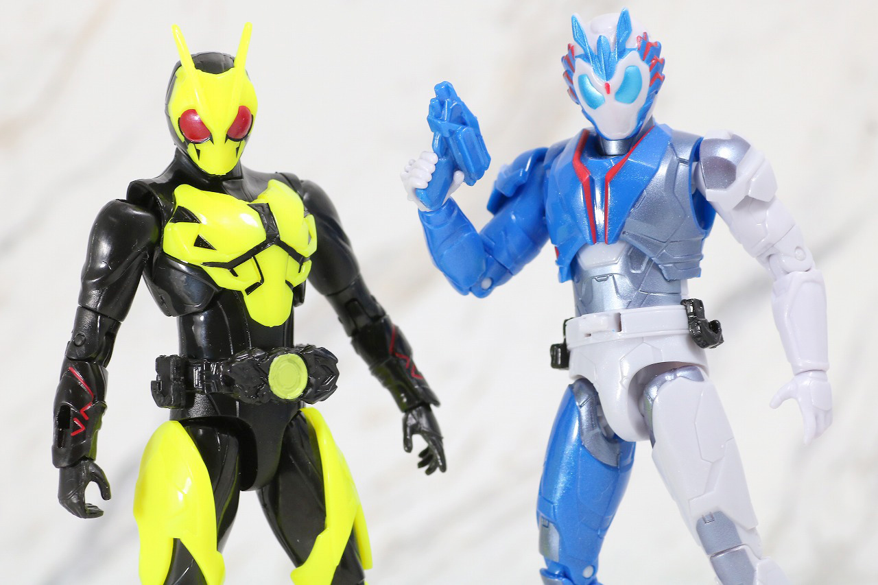 RKF　RIDER KICK'S FIGURE　仮面ライダーゼロワン　ハイブリットライズフィギュア　レビュー　ライジングホッパー　アクション　仮面ライダーバルカン　シューティングウルフ