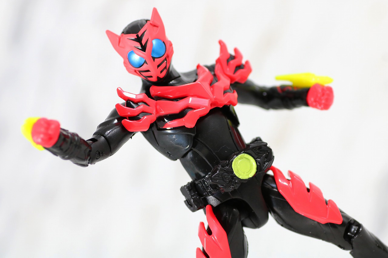 RKF　RIDER KICK'S FIGURE　仮面ライダーゼロワン　ハイブリットライズフィギュア　レビュー　フレイミングタイガー　アクション