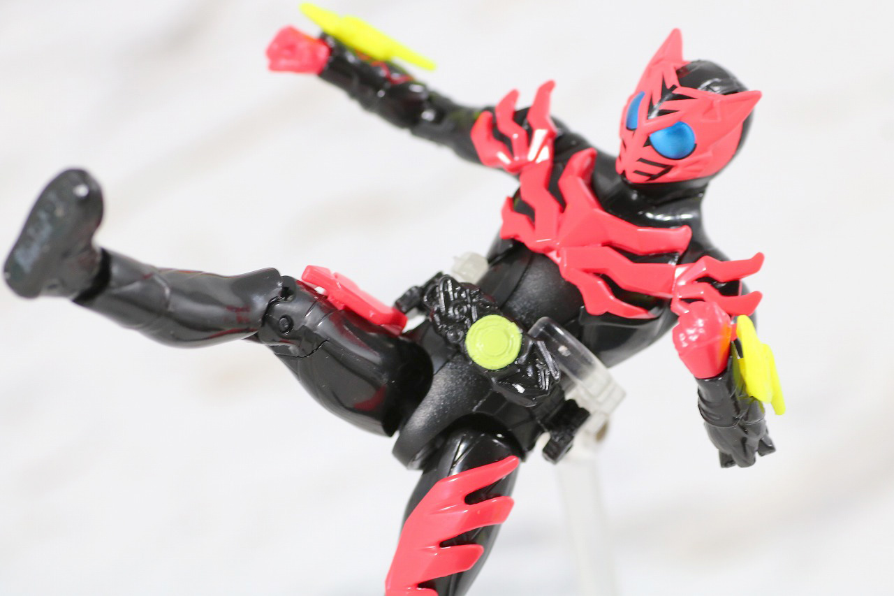 RKF　RIDER KICK'S FIGURE　仮面ライダーゼロワン　ハイブリットライズフィギュア　レビュー　フレイミングタイガー　アクション