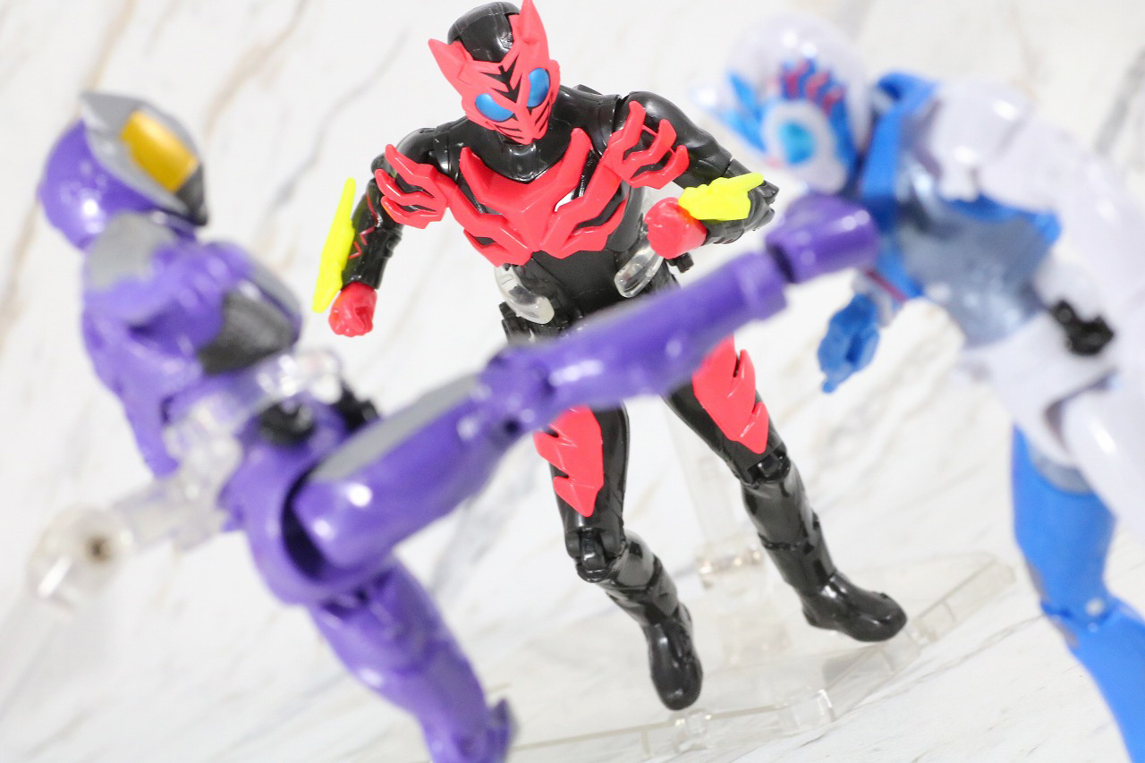 RKF　RIDER KICK'S FIGURE　仮面ライダーゼロワン　ハイブリットライズフィギュア　レビュー　フレイミングタイガー　アクション