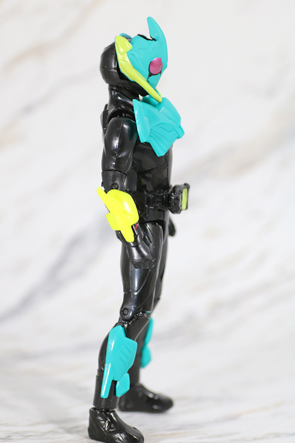 RKF　RIDER KICK'S FIGURE　仮面ライダーゼロワン　ハイブリットライズフィギュア　レビュー　バイティングシャーク　全身