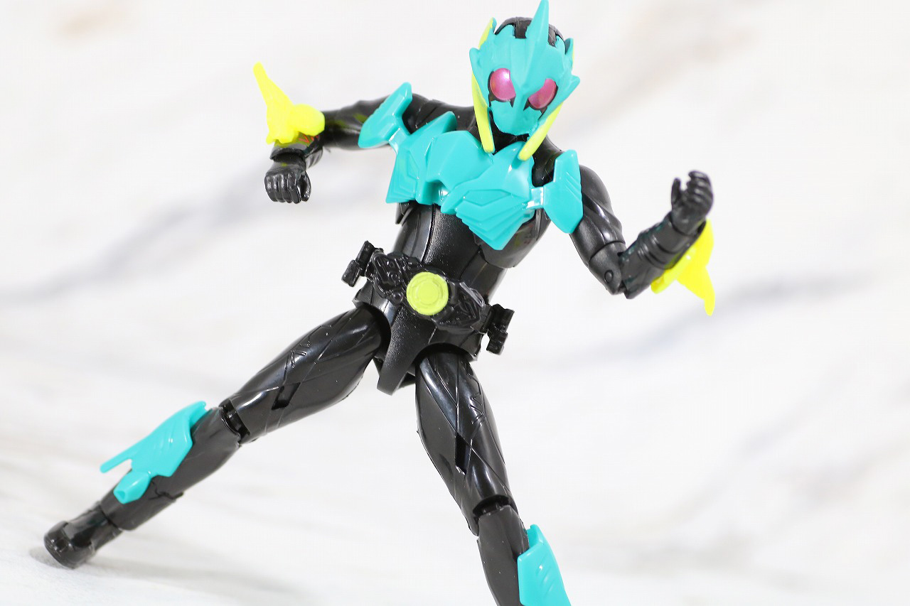 RKF　RIDER KICK'S FIGURE　仮面ライダーゼロワン　ハイブリットライズフィギュア　レビュー　バイティングシャーク　アクション