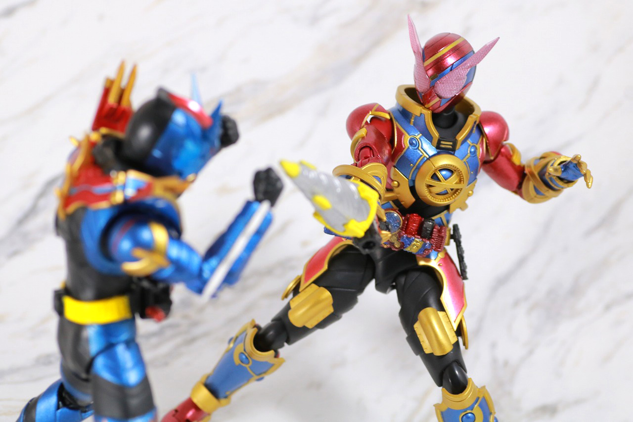 S.H.フィギュアーツ　仮面ライダーエボル　レビュー　アクション　フェーズ3　エボルラビット　仮面ライダーグレートクローズ