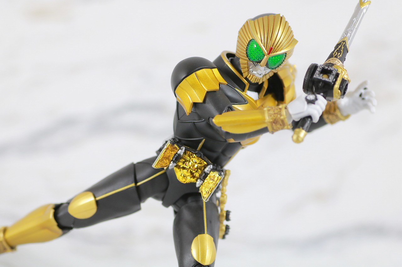 S.H.フィギュアーツ　仮面ライダービースト　真骨彫製法　レビュー　アクション