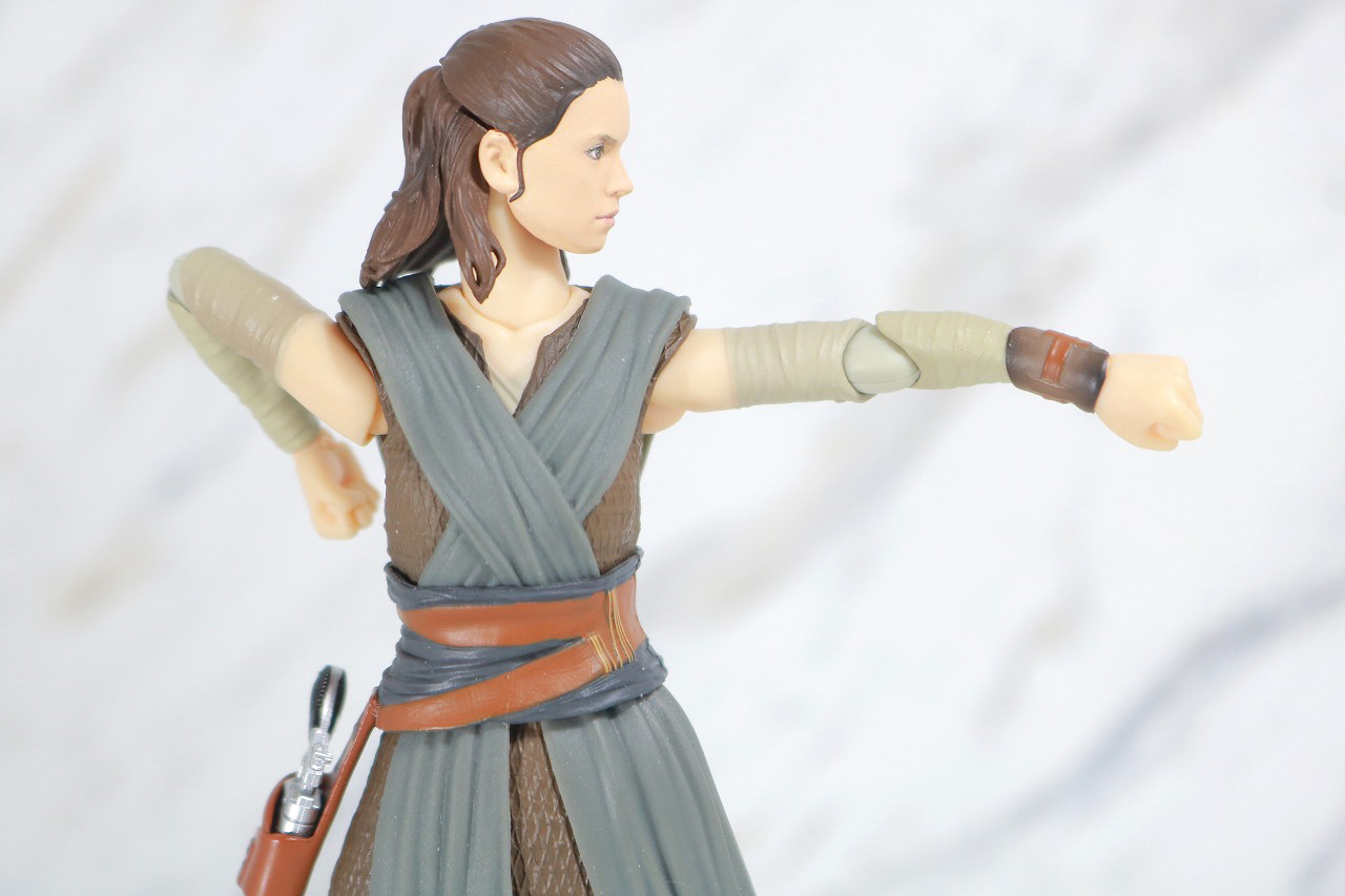 S.H.フィギュアーツ　レイ　（THE LAST JEDI）　最後のジェダイ　レビュー　可動範囲