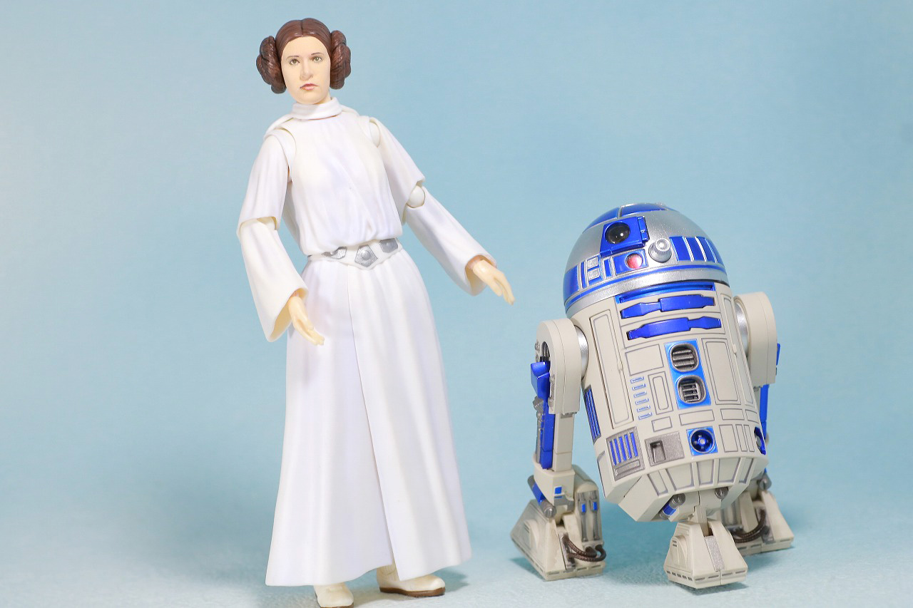 S.H.フィギュアーツ　レイア・オーガナ（A NEW HOPE）　レビュー　アクション　R2-D2