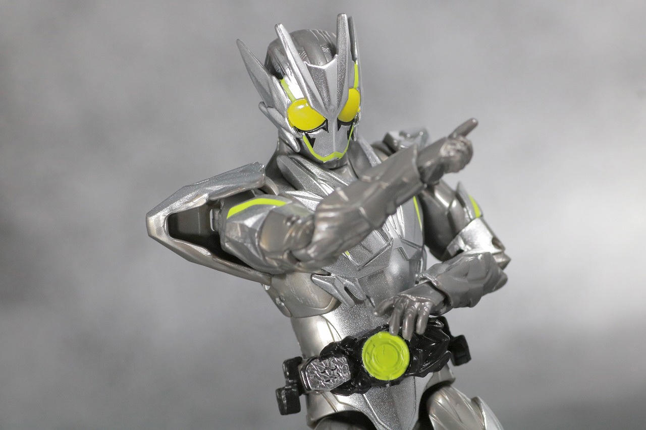 S.H.フィギュアーツ　仮面ライダーゼロワン　メタルクラスタホッパー　レビュー　アクション