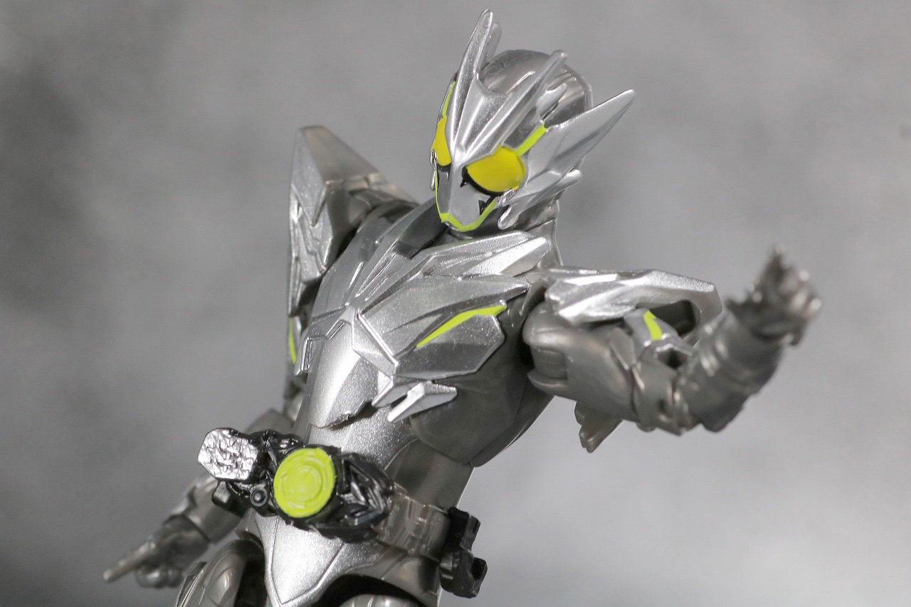 S.H.フィギュアーツ　仮面ライダーゼロワン　メタルクラスタホッパー　レビュー　アクション