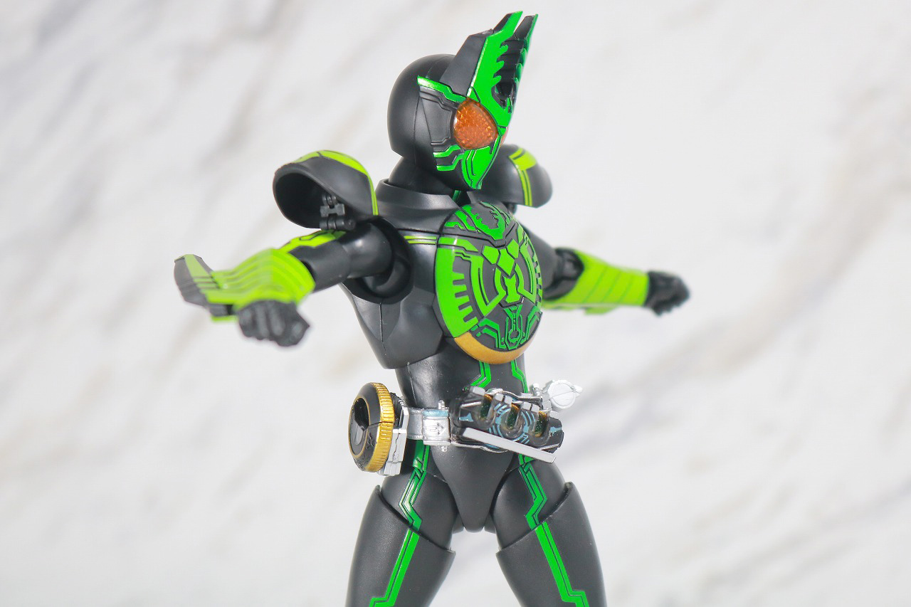 S.H.フィギュアーツ　仮面ライダーオーズ　ガタキリバコンボ　真骨彫製法　レビュー　可動範囲