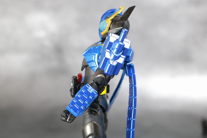 S.H.フィギュアーツ　仮面ライダービルド　タンクタンクフォーム　レビュー　可動範囲