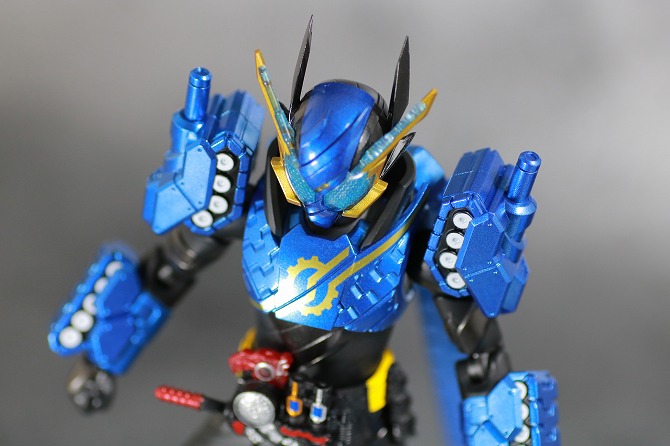 S.H.フィギュアーツ　仮面ライダービルド　タンクタンクフォーム　レビュー　アクション