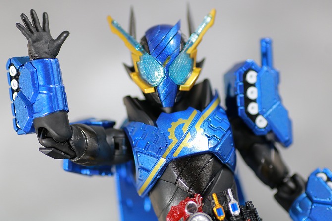 S.H.フィギュアーツ　仮面ライダービルド　タンクタンクフォーム　レビュー　アクション