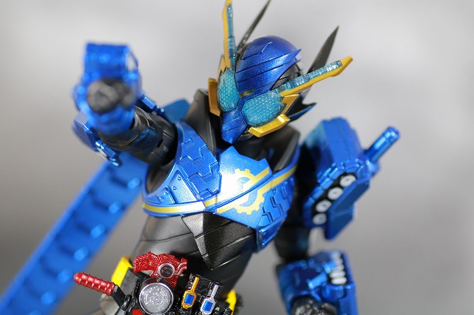 S.H.フィギュアーツ　仮面ライダービルド　タンクタンクフォーム　レビュー　アクション