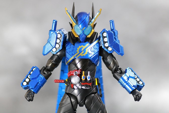 S.H.フィギュアーツ　仮面ライダービルド　タンクタンクフォーム　レビュー　アクション