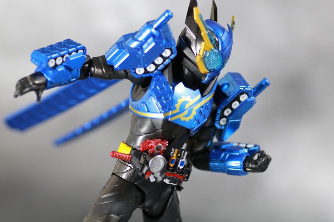 S.H.フィギュアーツ　仮面ライダービルド　タンクタンクフォーム　レビュー　アクション