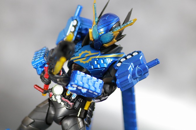 S.H.フィギュアーツ　仮面ライダービルド　タンクタンクフォーム　レビュー　アクション