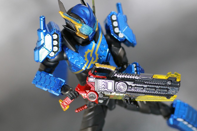 S.H.フィギュアーツ　仮面ライダービルド　タンクタンクフォーム　レビュー　アクション