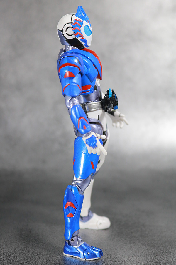 S.H.フィギュアーツ　仮面ライダーバルカン　シューティングウルフ　レビュー　全身