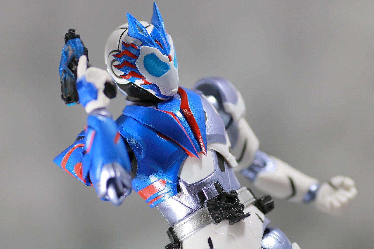 S.H.フィギュアーツ　仮面ライダーバルカン　シューティングウルフ　レビュー　アクション