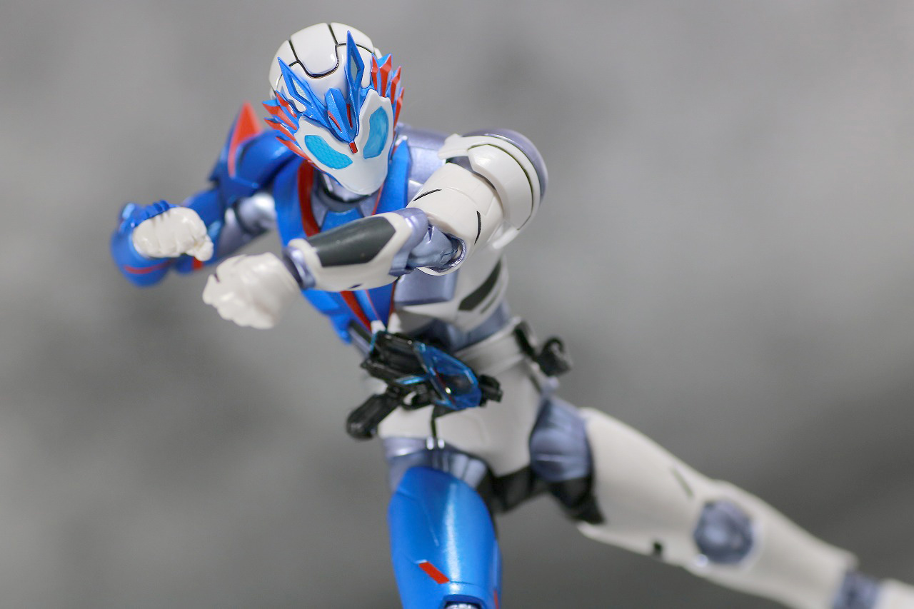 S.H.フィギュアーツ　仮面ライダーバルカン　シューティングウルフ　レビュー　アクション