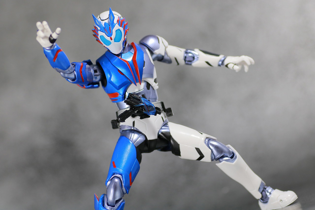 S.H.フィギュアーツ　仮面ライダーバルカン　シューティングウルフ　レビュー　アクション