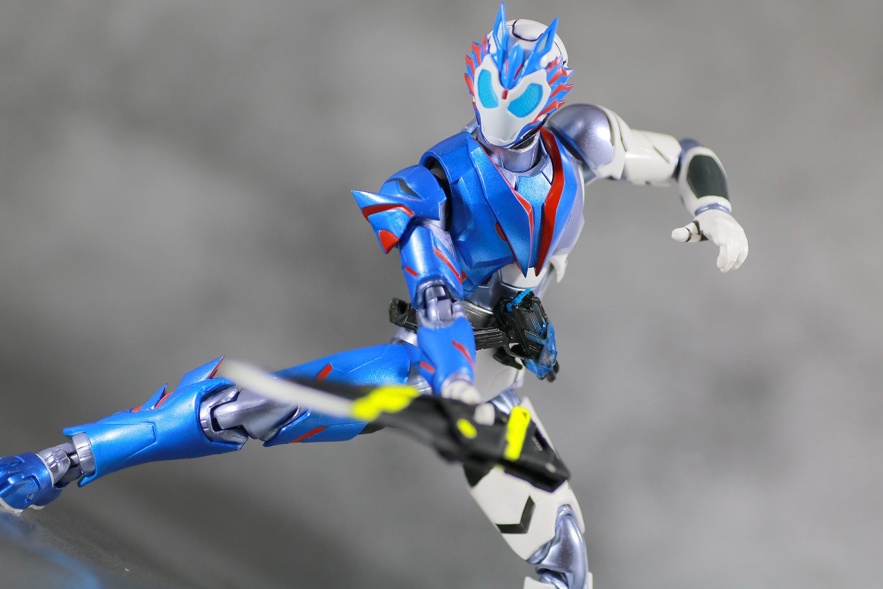 S.H.フィギュアーツ　仮面ライダーバルカン　シューティングウルフ　レビュー　アクション　アタッシュカリバー