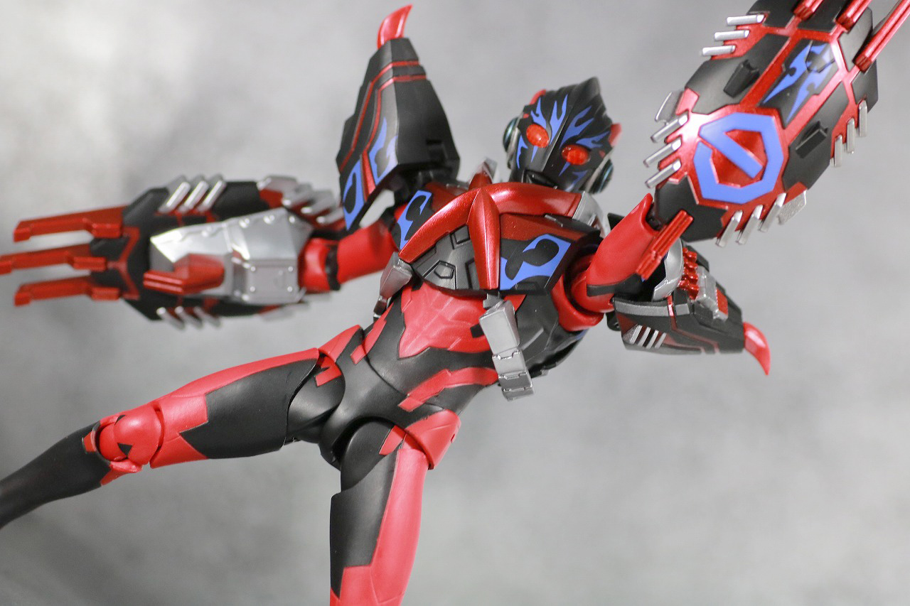 S.H.フィギュアーツ　ウルトラマンエックスダークネス　ダークネスゴモラアーマー　レビュー　アクション