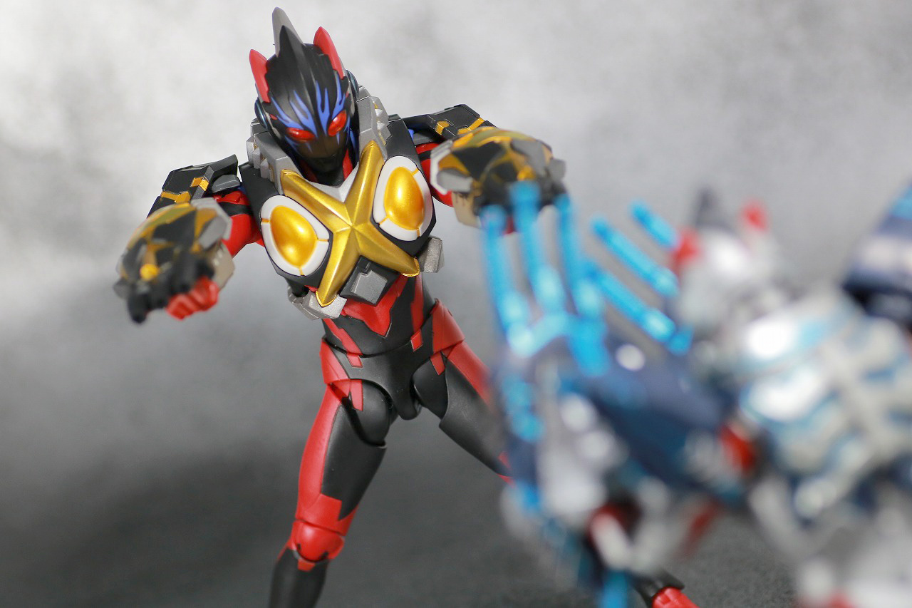 S.H.フィギュアーツ　ウルトラマンエックスダークネス　ダークネスゴモラアーマー　レビュー　アクション　ゼットンアーマー