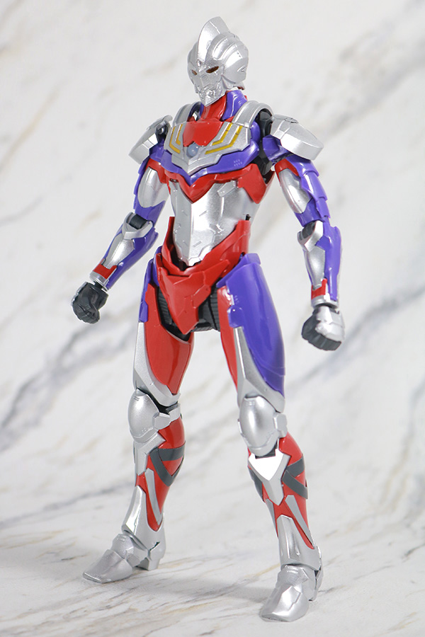 Figure-rise Standard　ULTRAMAN SUIT TIGA　ウルトラマンティガ　レビュー　全身