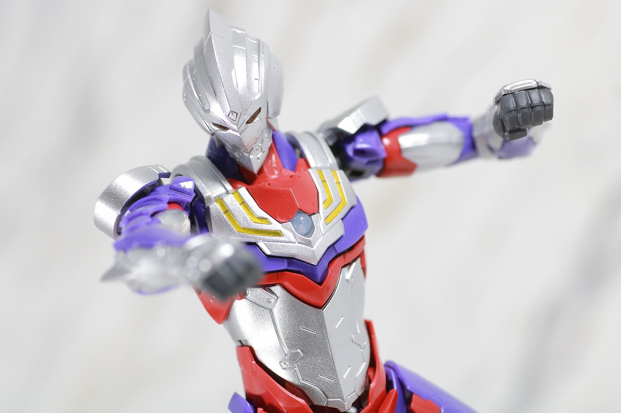 Figure-rise Standard　ULTRAMAN SUIT TIGA　ウルトラマンティガ　レビュー　アクション