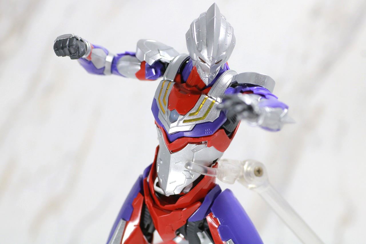 Figure-rise Standard　ULTRAMAN SUIT TIGA　ウルトラマンティガ　レビュー　アクション