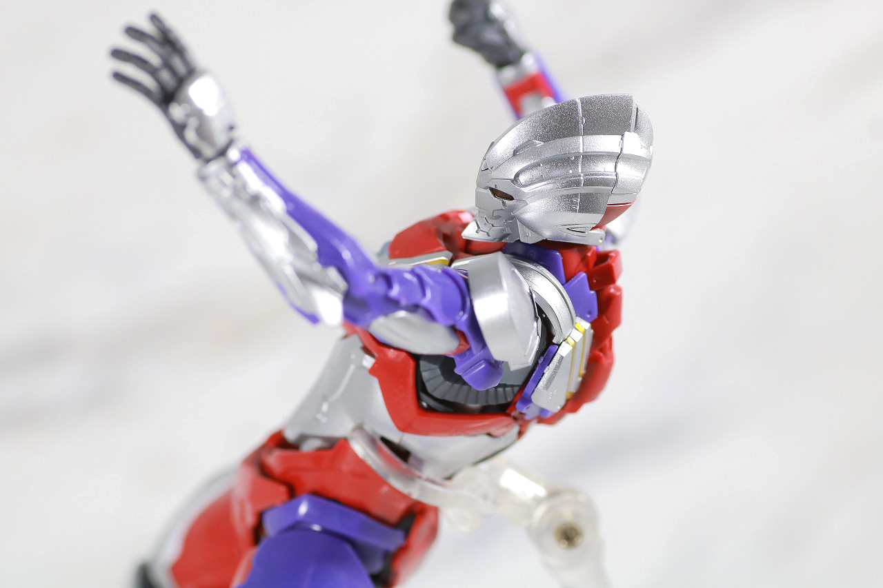 Figure-rise Standard　ULTRAMAN SUIT TIGA　ウルトラマンティガ　レビュー　アクション